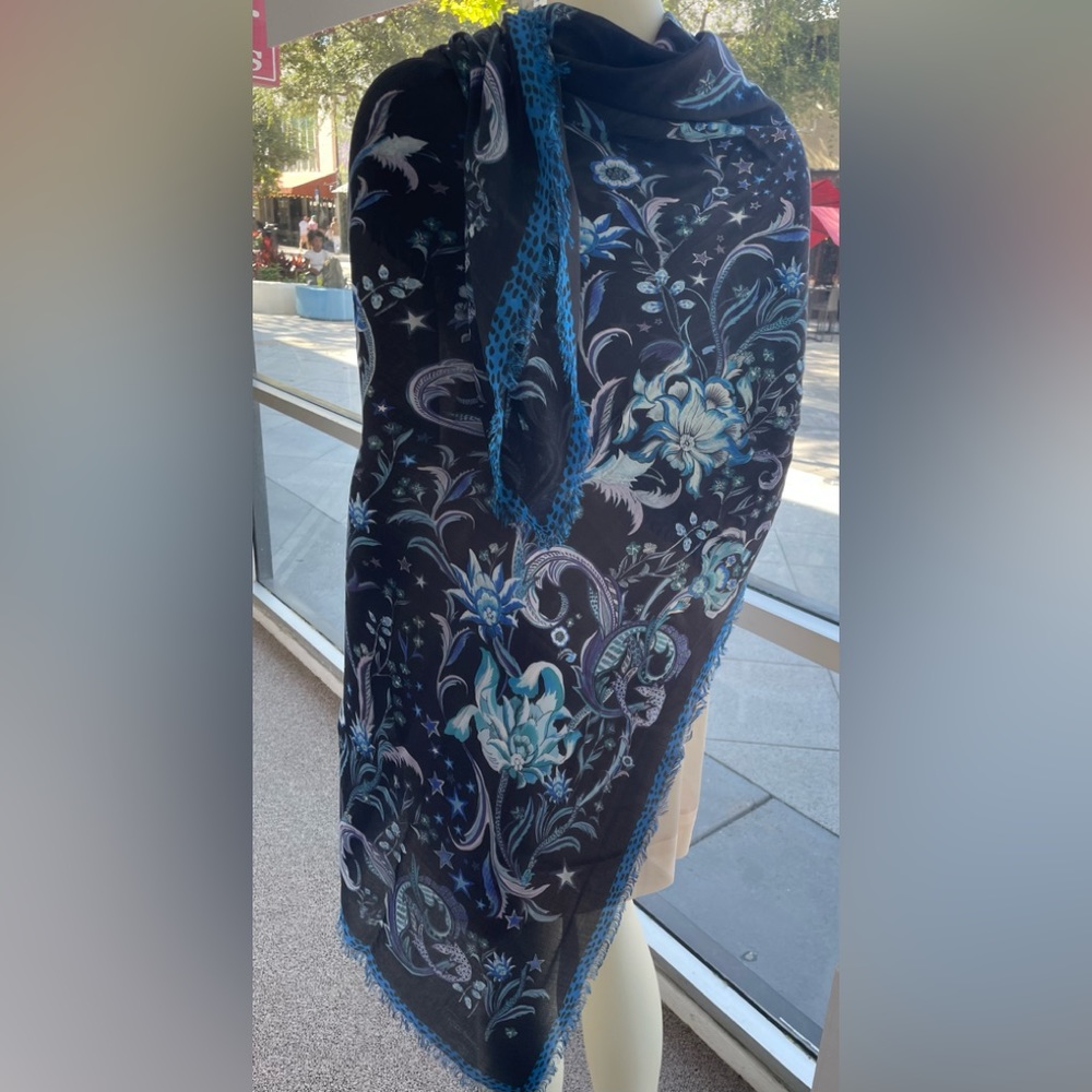 Roberto Cavalli Floral Modal Scarf/Wrap - Picture 4 of 12